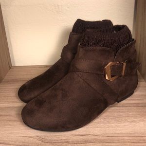 New Chestnut Round Toe Ankle Boots